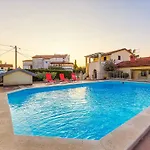 Апартаменты Marina 2 With Shared Pool