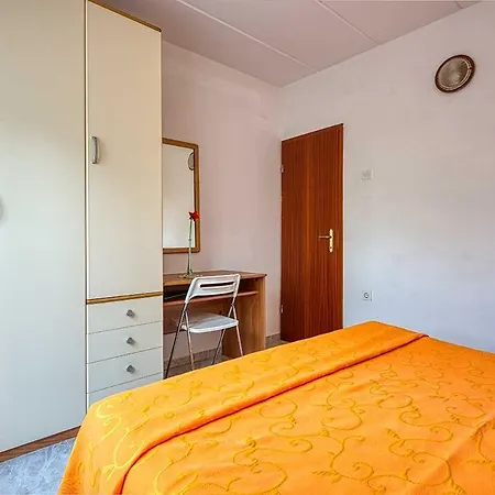 Apartamento Marina 2 With Shared Pool *