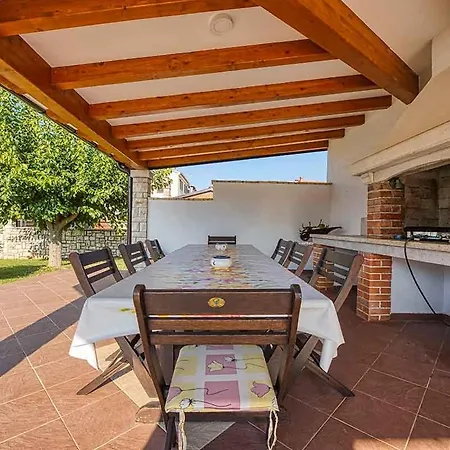 Apartamento Marina 2 With Shared Pool *
