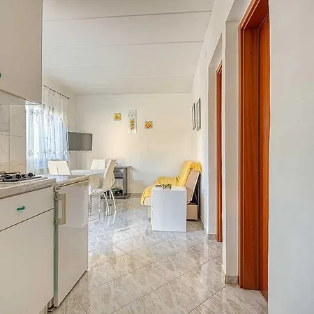 Marina 2 With Shared Pool Apartment