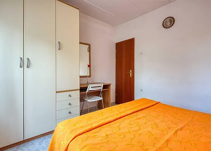 Apartamento Marina 2 With Shared Pool *