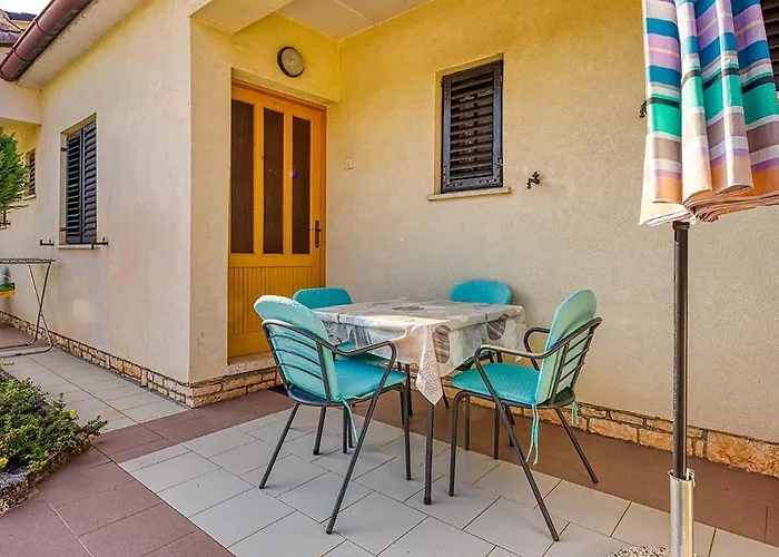 Apartamento Marina 2 With Shared Pool *