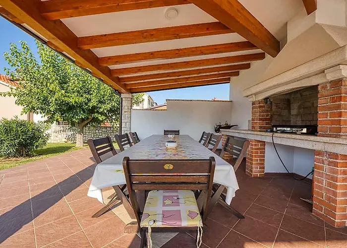 Apartamento Marina 2 With Shared Pool *