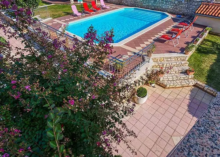 Marina 2 With Shared Pool Apartamento Rovinjsko Selo