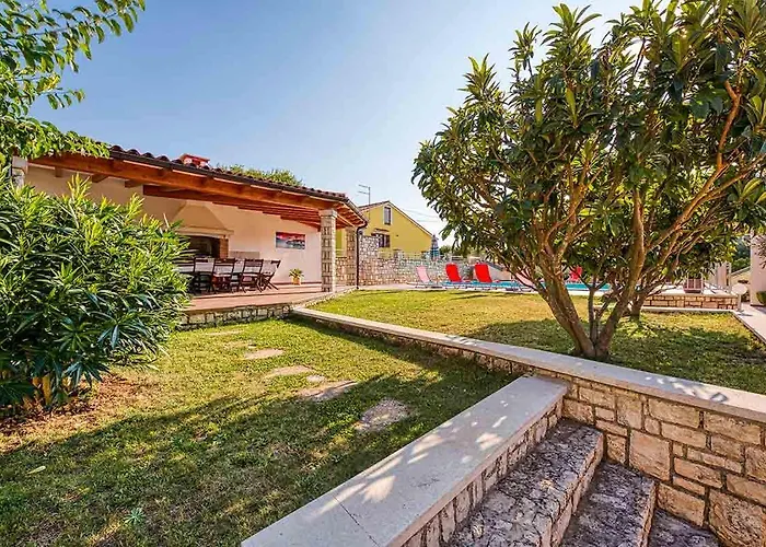 Apartamento Marina 2 With Shared Pool