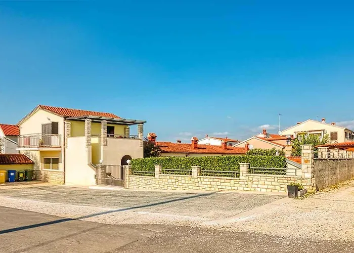 Marina 2 With Shared Pool Apartamento *